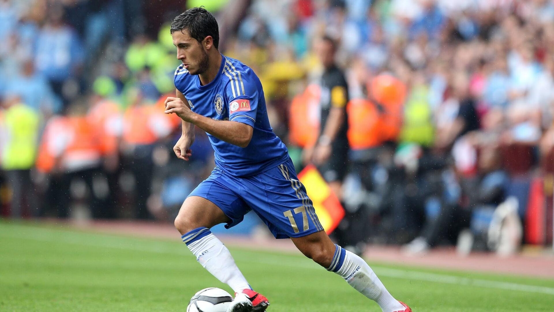 爱游戏全站注册-俱乐部联合媒体举办球迷开放日增强社区联动感情基础，如何开展俱乐部活动