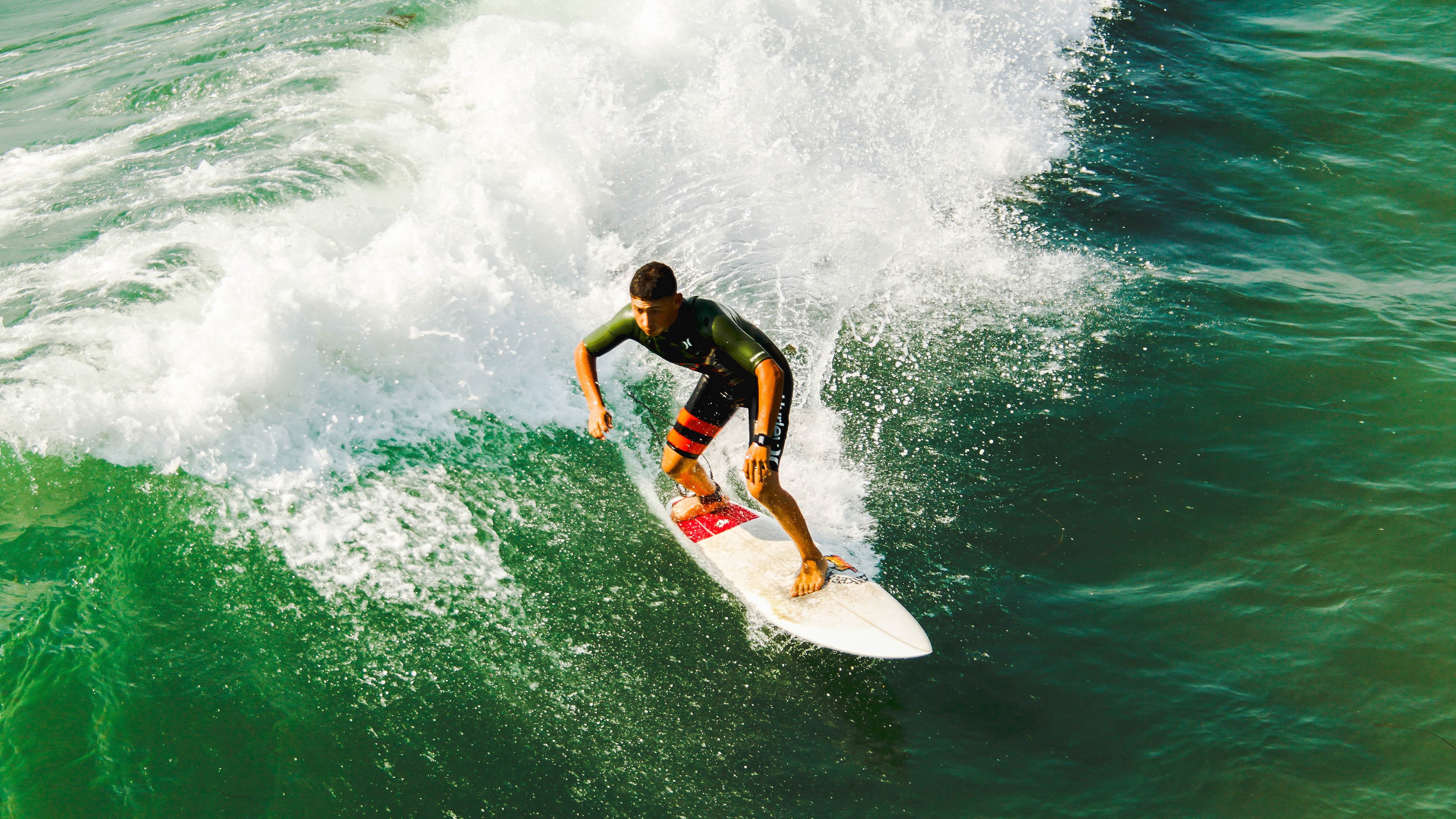 弗兰：全黑队中场的“调度员”，他的每一脚传球都精准到位