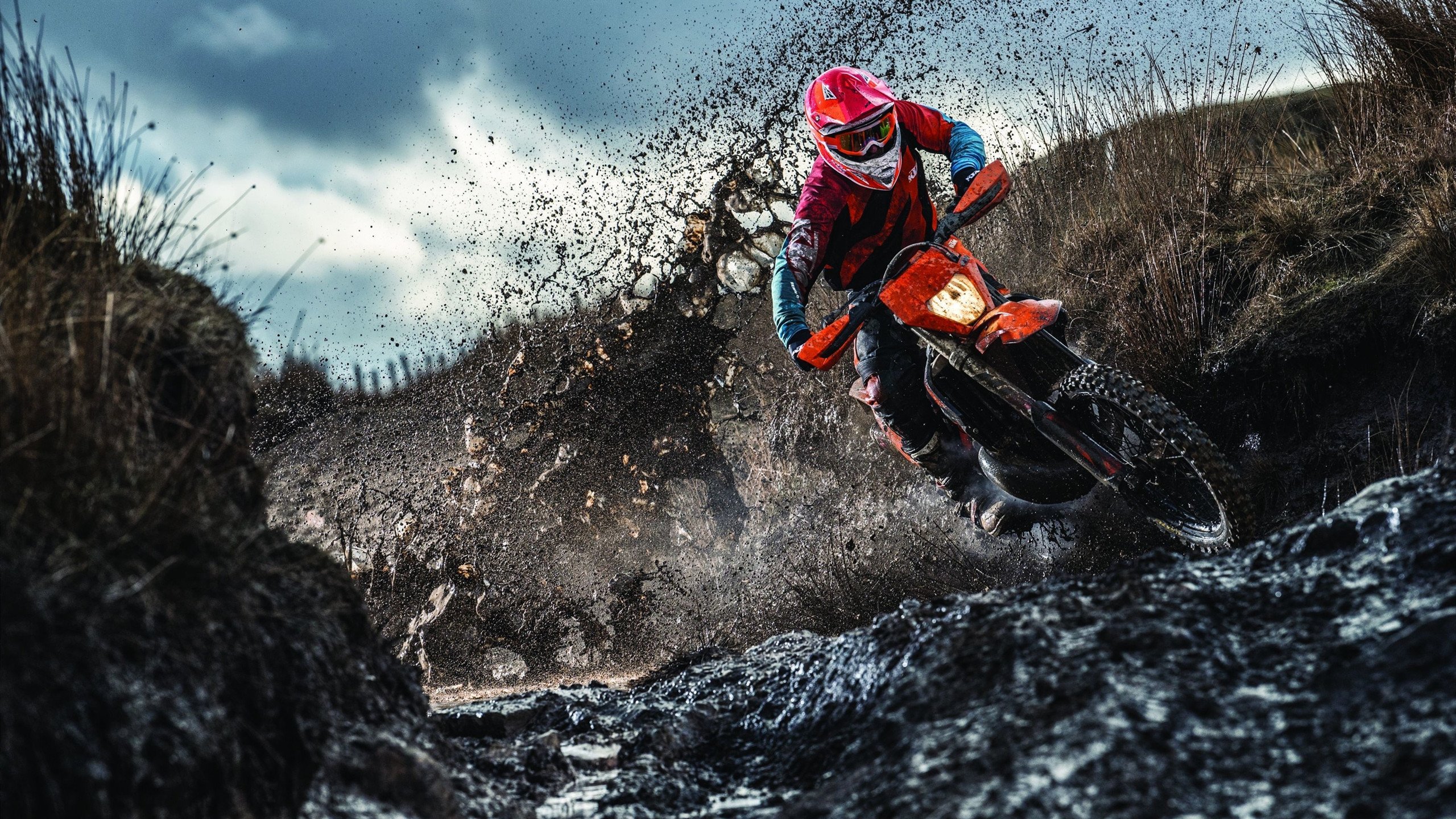 爱游戏全站注册-里根·史密斯展现强劲的竞赛韧性，里瑟 史密斯